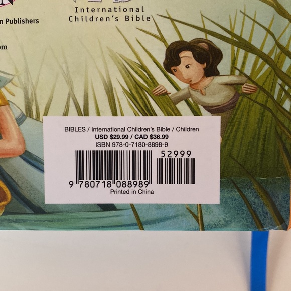 Holy Bible with Devotions from Sarah Young’s Jesus Calling NEW - Picture 5 of 8